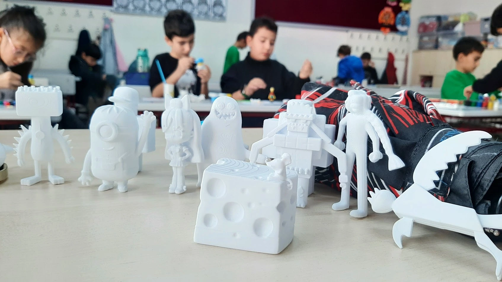 Tinkercad ile 3D Tasarım Yapan Çocuk